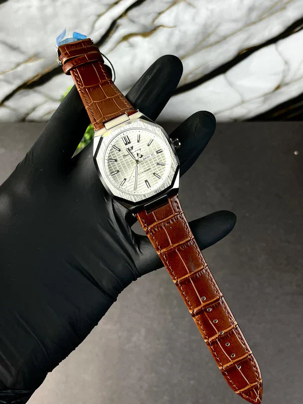 Success Way Day & Date Leather Strap Watch - L220